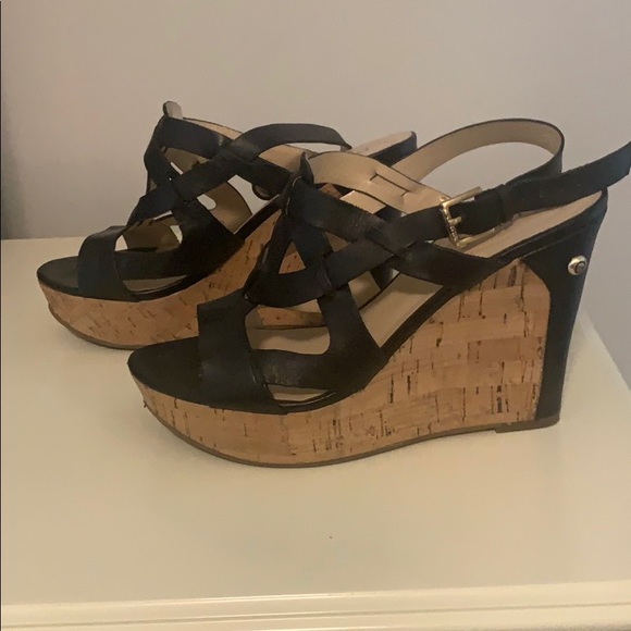 guess black wedge sandals